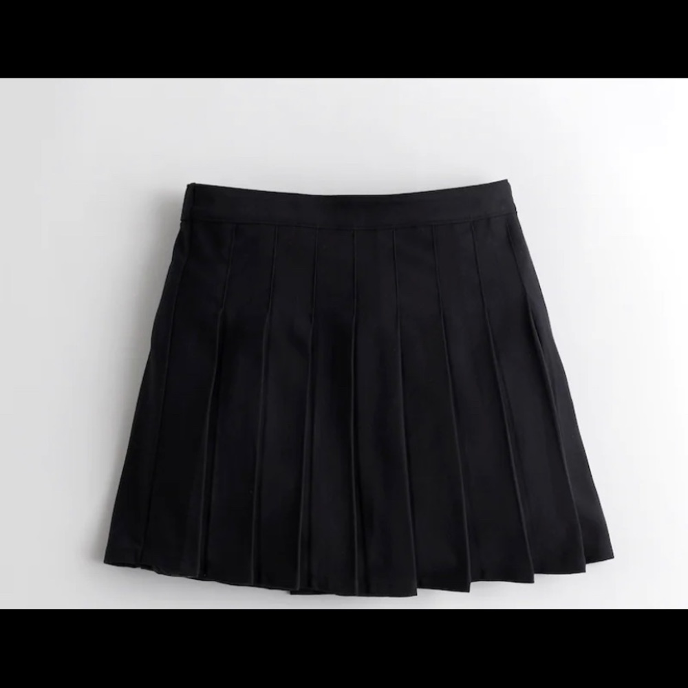 Hollister Pleated Black Tennis Skirt Lightly Worn High Rise